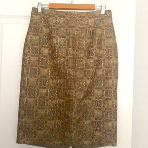 Bill Blass NY Skirt. Sz 8 Golden tones. NWT